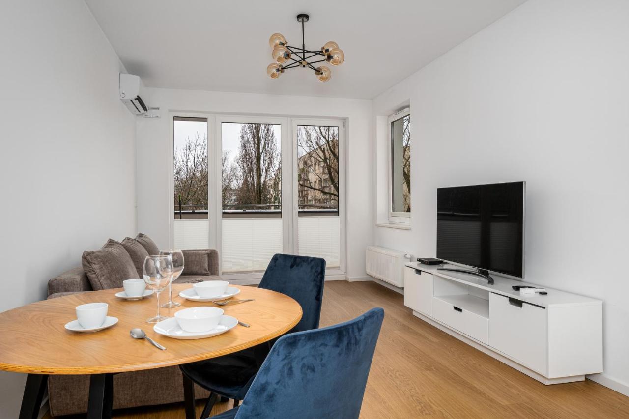 Warsaw Apartments 1 Sierpnia Street מראה חיצוני תמונה